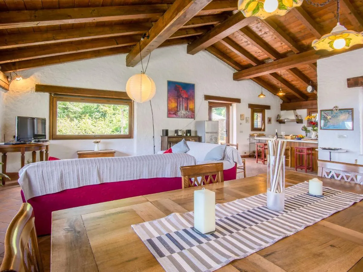 Locazione Turistica Villa Madda Dongo